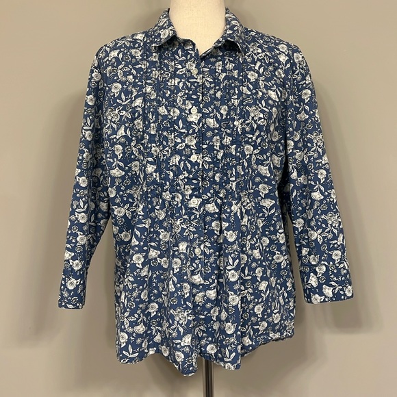 G.H. Bass & Co. Tops - G.H. Bass and Co. Floral Button Down Top-White and Blue- Size XL
